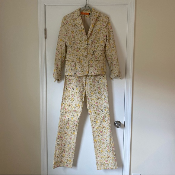 Cynthia Steffe Jackets & Blazers - EUC Cynthia Steffe vintage floral denim pantsuit